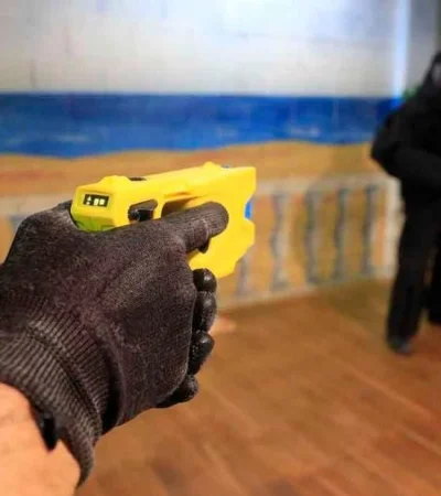 los-mossos-estrenan-taser-x-2-1529685557548