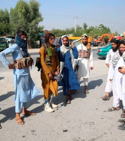 talibanes-redes-sociales