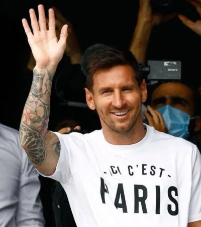 Messi-paris-saludo