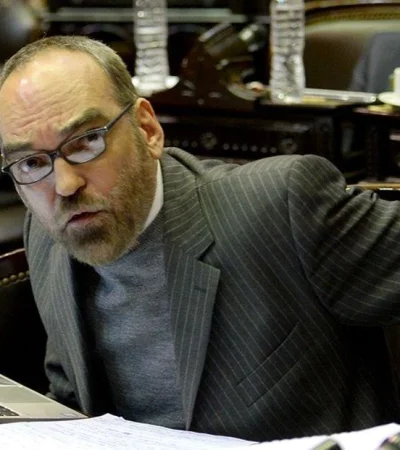 6109825d59bf5b7c322c70a9