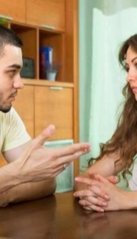 conversación-difícil-mente-psicología-pareja-consejos