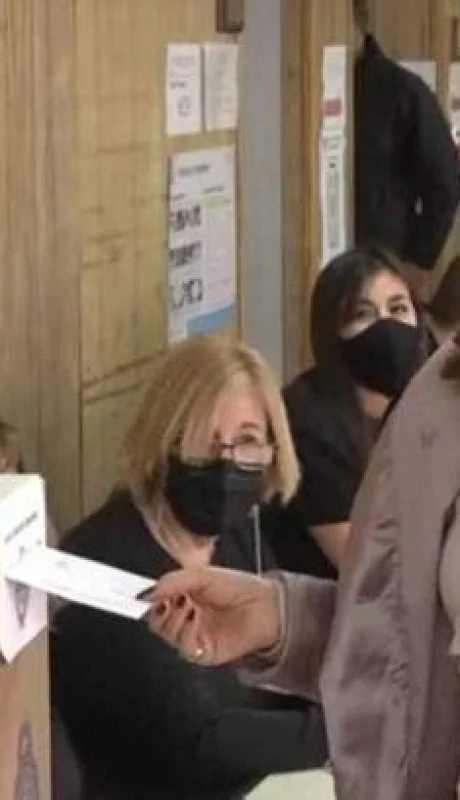 20210912-cristina-kirchner-emitio-su-voto-1229334-730x410