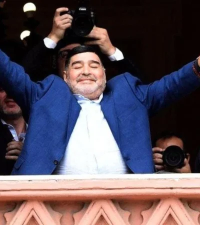 Maradona y Milei, ¿enemigos ideológicos? Opinión de las IA
