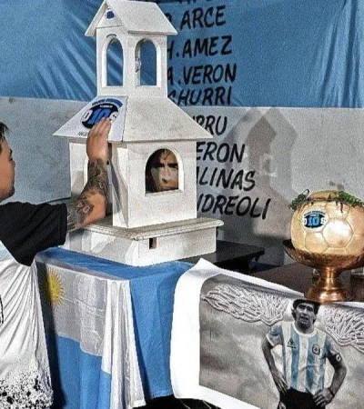 hinchas-altar-gimnasia-maradonajpg