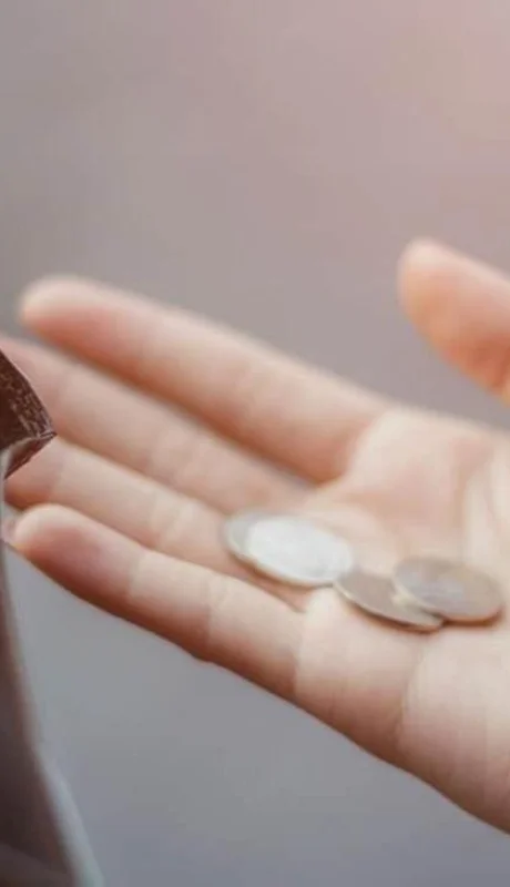 businesswoman-on-have-money-unemployed