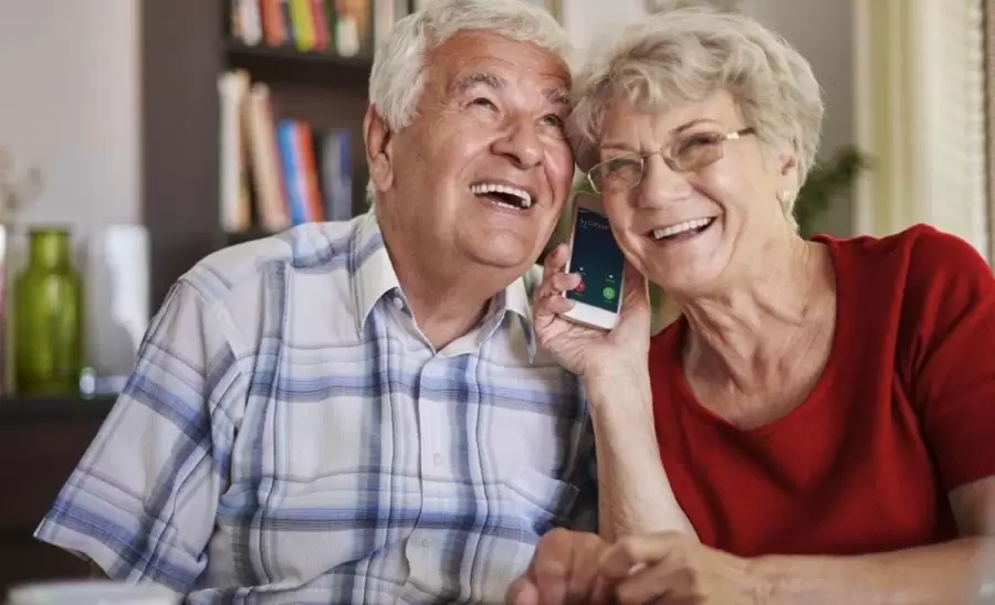 adultos_mayores_risa