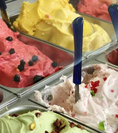 pexels-jéshoots-3631