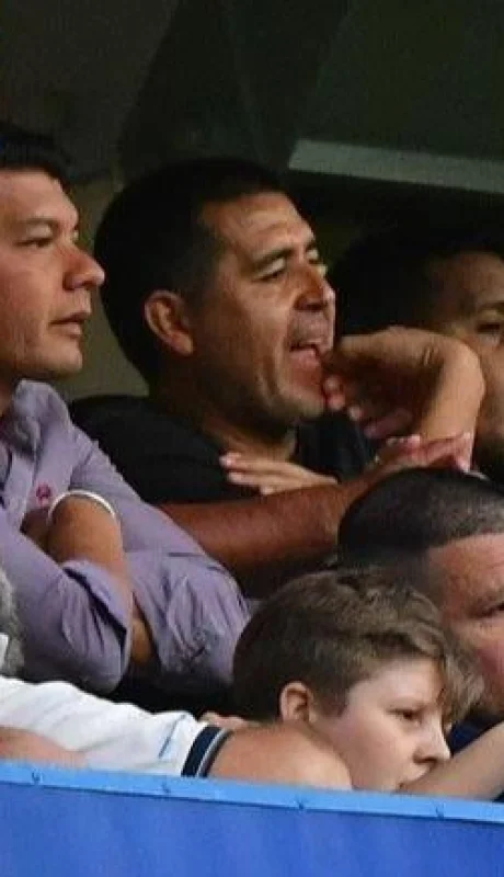 riquelme-en-su-palco-junto___wwHDuBpL_720x0__1