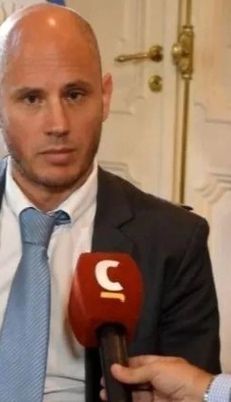 88827680-6bb2-400b-ade9-394eb534ae37