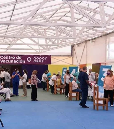 vacunacion-covid-en-parque-benegas-2