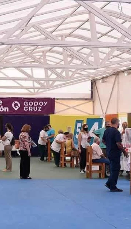 vacunacion-covid-en-parque-benegas-2