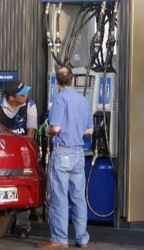 Estacion-Servicio-Combustible-Nafta