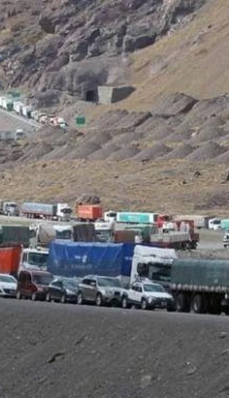 Paso-Cristo-Redentor-aduaneros-hara?n-controles-lentos-como-medida-de-protesta