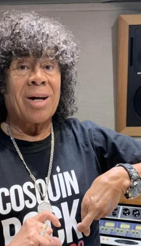 la-mona-en-el-cosquin