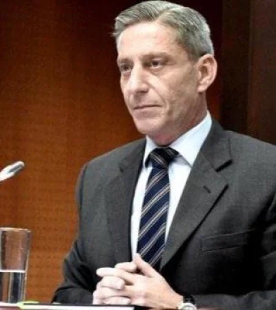 02E2FDF5-4404-4BB8-BA2F-6004736812C7