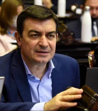 2C35C74A-7C76-4B6C-9FC1-EC9C7B1CB743