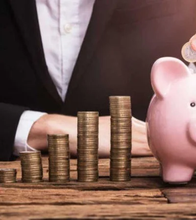 No se trata de ser rico: los 3 pasos esenciales para que su salario no pierda valor