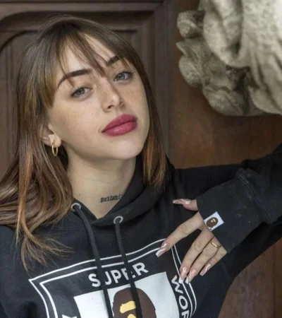 0db1f5e1-df82-4bb2-b7c0-40bc84d59bfa_source-aspect-ratio_default_0