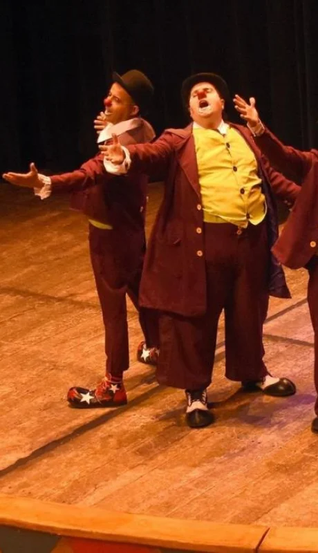 Los_bombinvan3-Ph_-Laura-Cortes-(1)