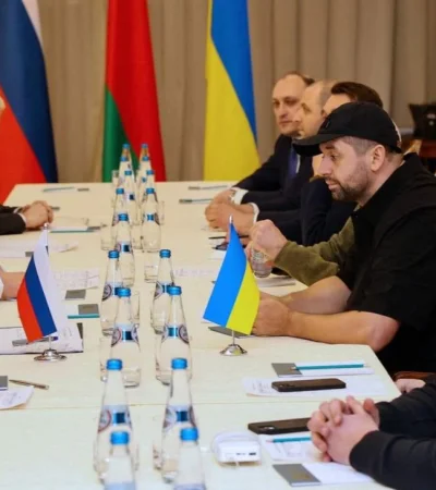 28-02-2022_bielorrusia_las_delegaciones_rusa_y