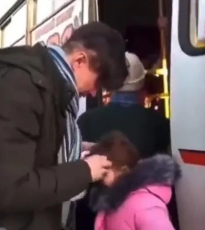 padre-niña-tren-ucrania-soldado-guerra-rusia