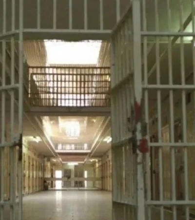 cárcel-estados-unidos-argentina-presos-cobro-sueldo-plata