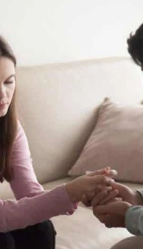 mente-psicología-persona-pareja-manipulación-disculpas