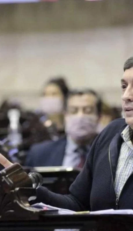 35FE36B0-85A1-4BC5-B73D-7B1AD3E1626F