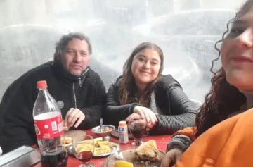 Mamá le sigue enviando mensajes a su hijo muerto: "Haceme soñar así te veo"