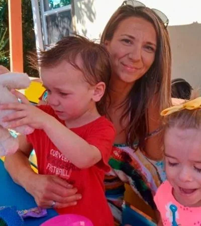 Las primeras celebraciones del Día de la Madre se remontan a la antigua Grecia con las celebraciones en honor a Rhea, la madre de los Dioses.