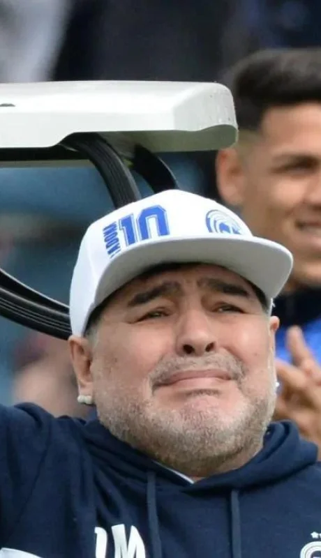 maradonanuevo_dt_de_gimnasia_lp.jpg_1310315604