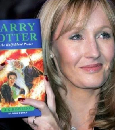 harry-potter-ucrania-esritora-ayuda