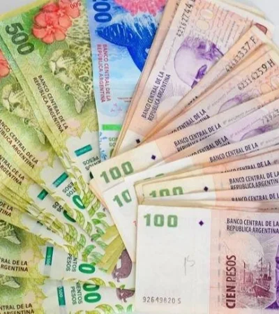 peso-argentino-dinheiro-jpg.