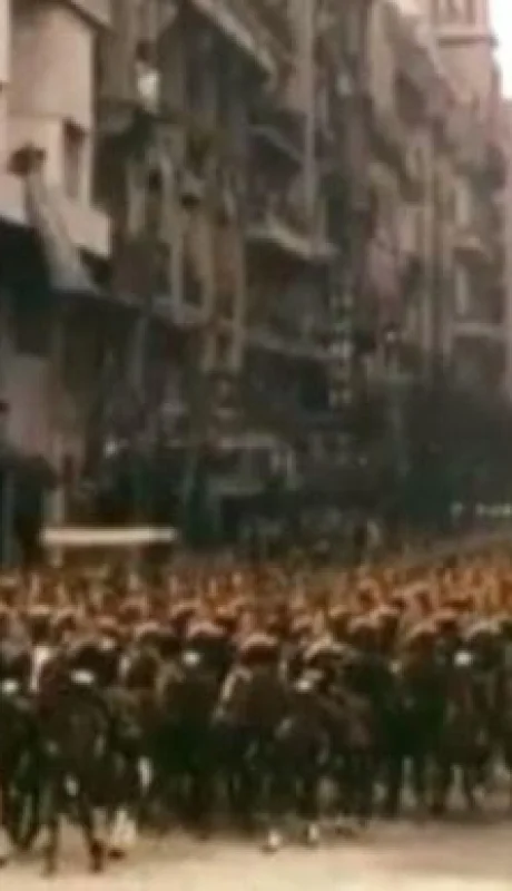 desfile-eva-peron-argentina-batman-fotos-peliculas-png.