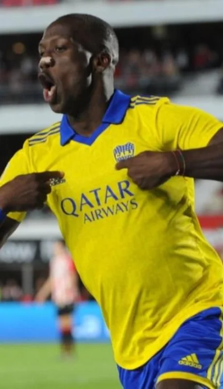 Advincula se va de Boca.