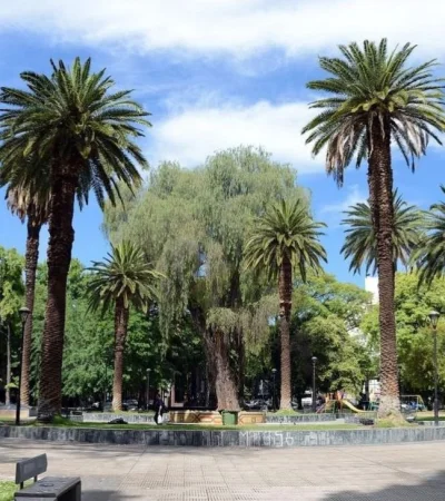 08-01-Plaza-Chile-In-Mendoza