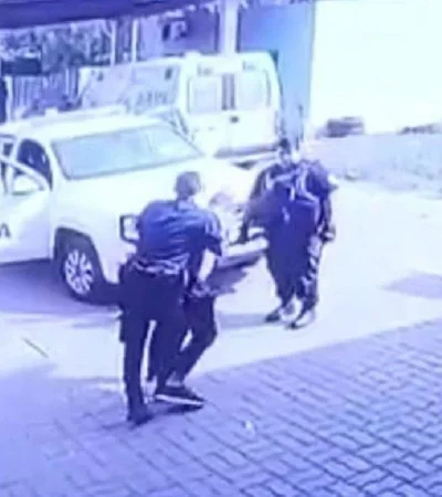 gurich-forcejeando-jpg.