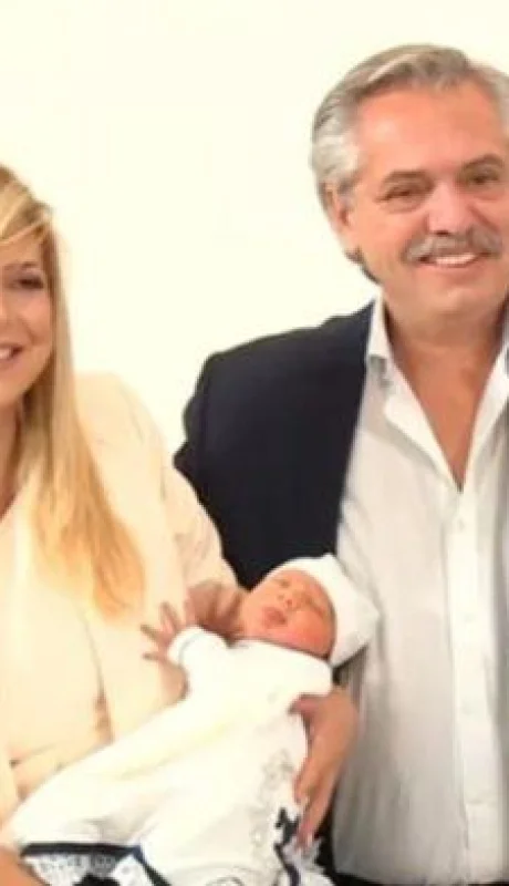Alberto y Fabiola junto a su hijo Francisco