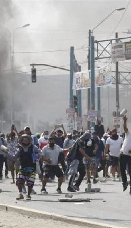 manifestacion-peru-small-jpg.