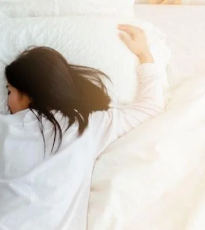 sb-descanso-mujeres-dormir-mas-mujer-durmiendo-destacada-jpg.