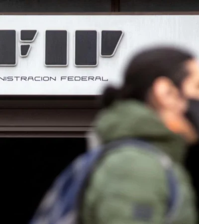 1625168167210701005-jpg.