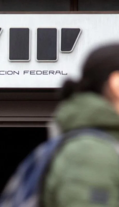 1625168167210701005-jpg.