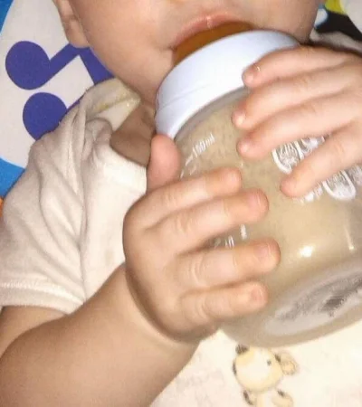 bebe-mamadera-jpg.