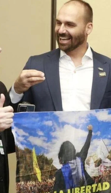 fvjia8uwuamr8kc-jpg.