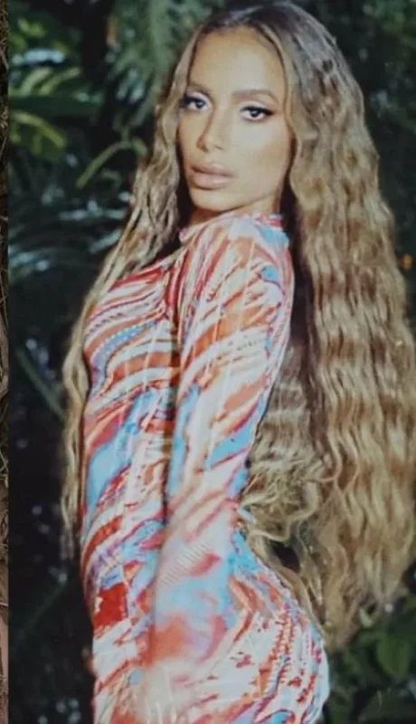 tini-anitta-beckyg-jpg.