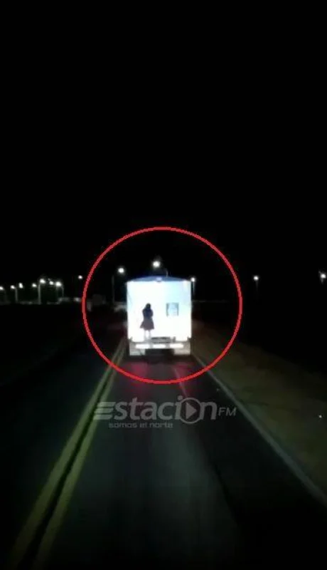 camion-mujer-viral-cordoba-fantasma-rutas-argentina-png.