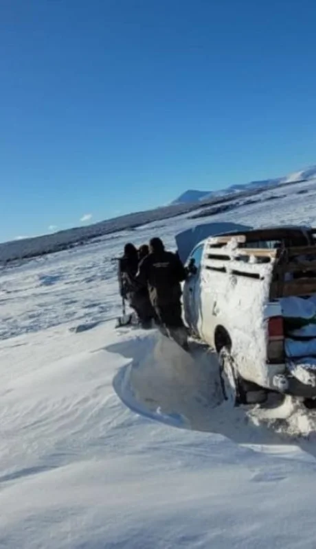 hombres-atrapados-chubut-jpg.