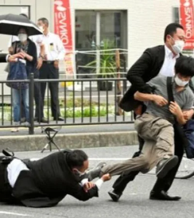 shinzo-abe-disparo-crimen-detenido-ataque-png.