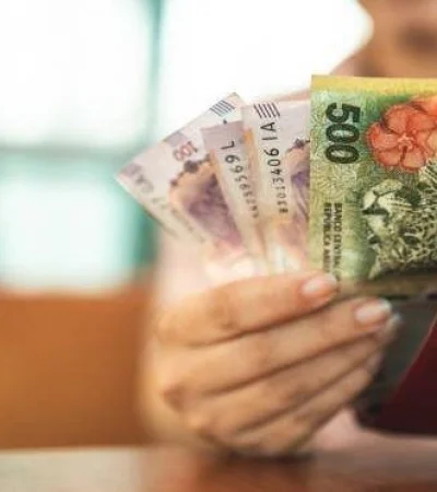 El pago retenido debe acreditarse junto a la asignación.