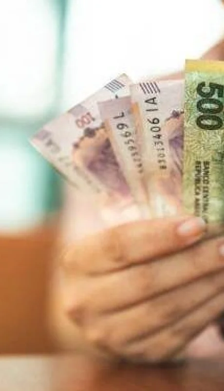 El pago retenido debe acreditarse junto a la asignación.